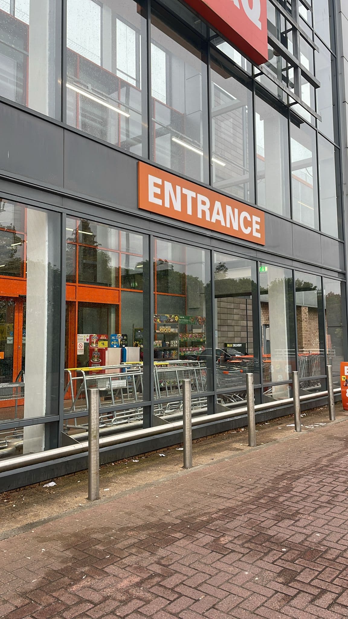 Retail storefront window cleaning in Glasgow