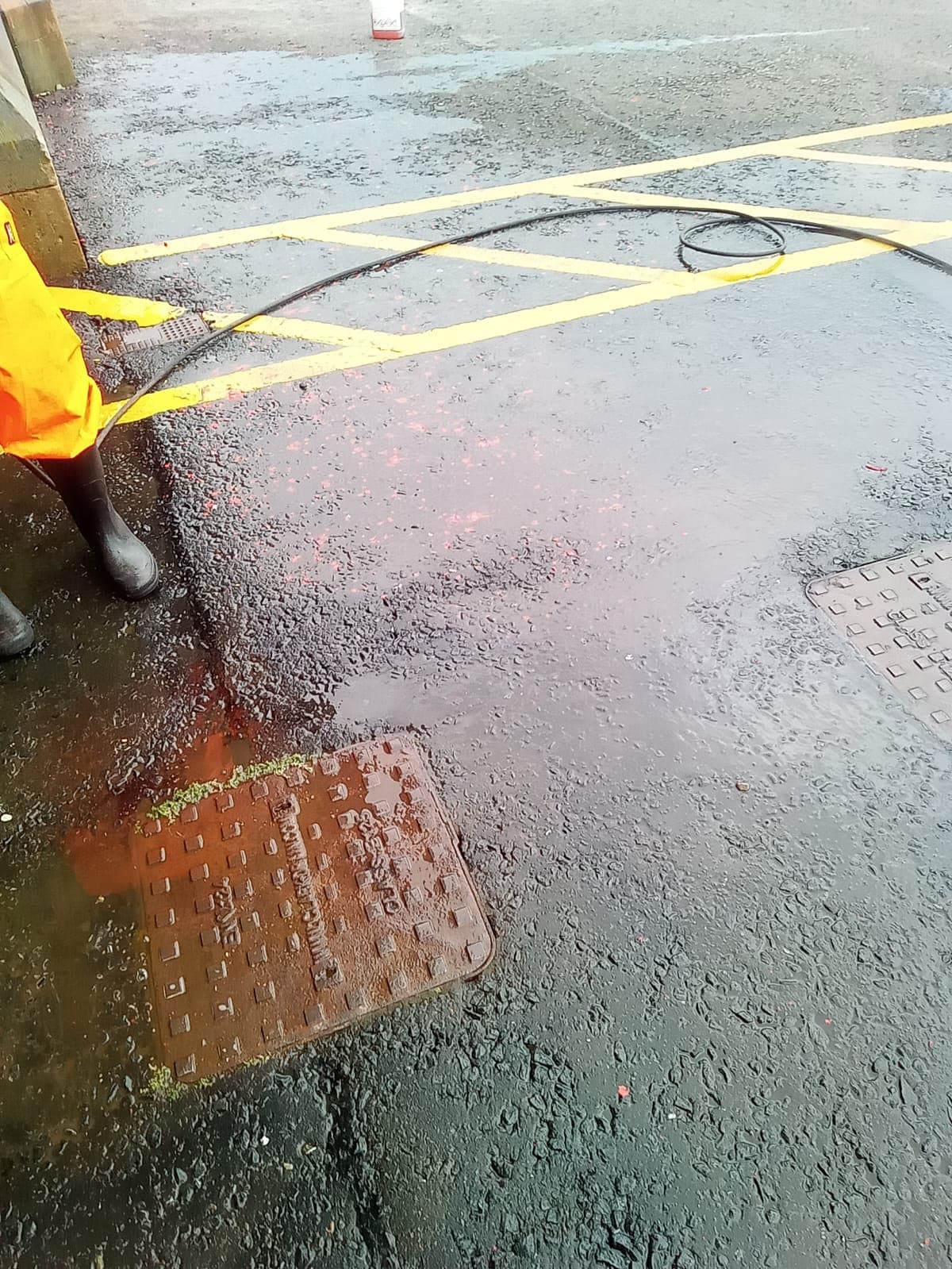 Struan jet washing specialist pressure cleaning commercial pavement and hardstanding